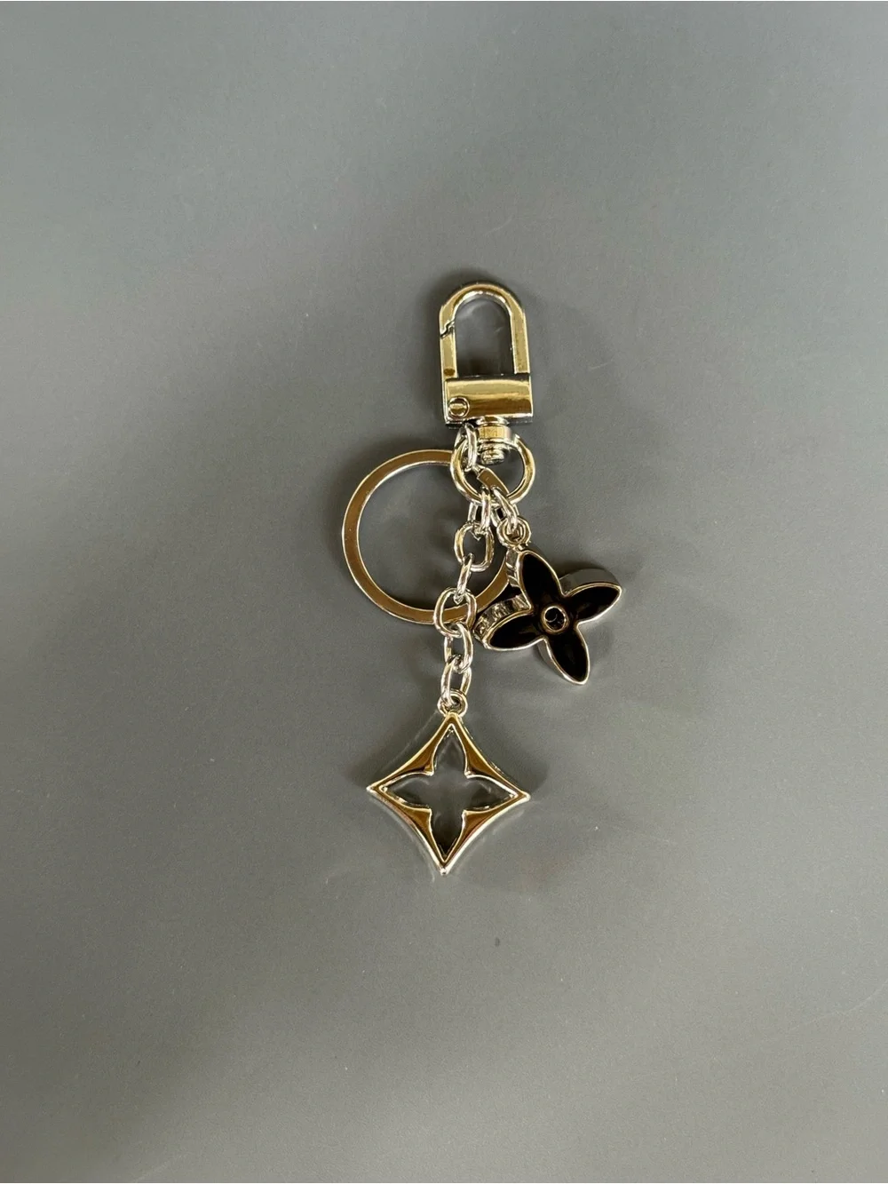 NWOT Silver Monogram Floral Charm Keychain Bag Accessory